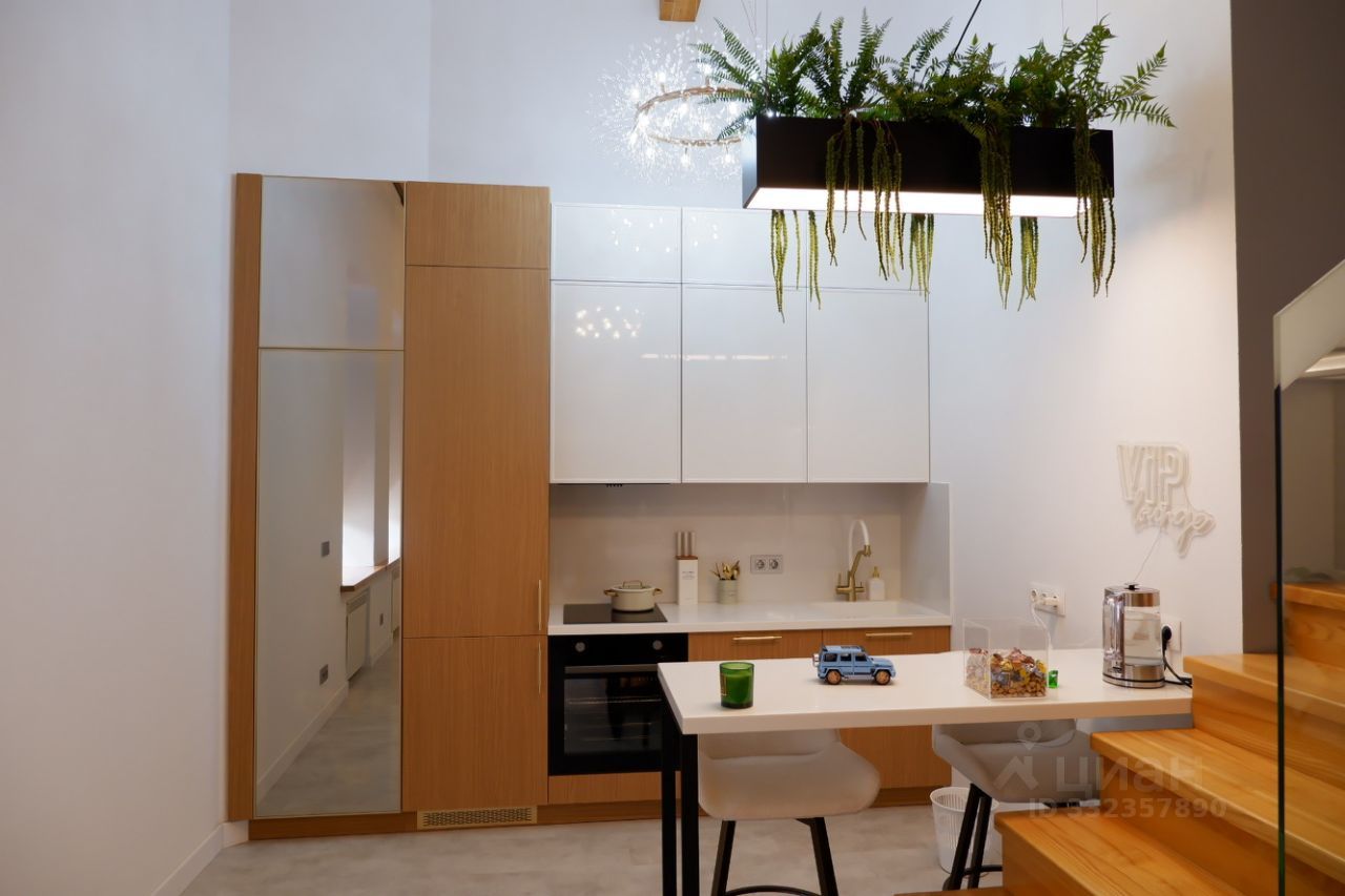 2-комн. квартира, 64 м2, 1/4 этаж