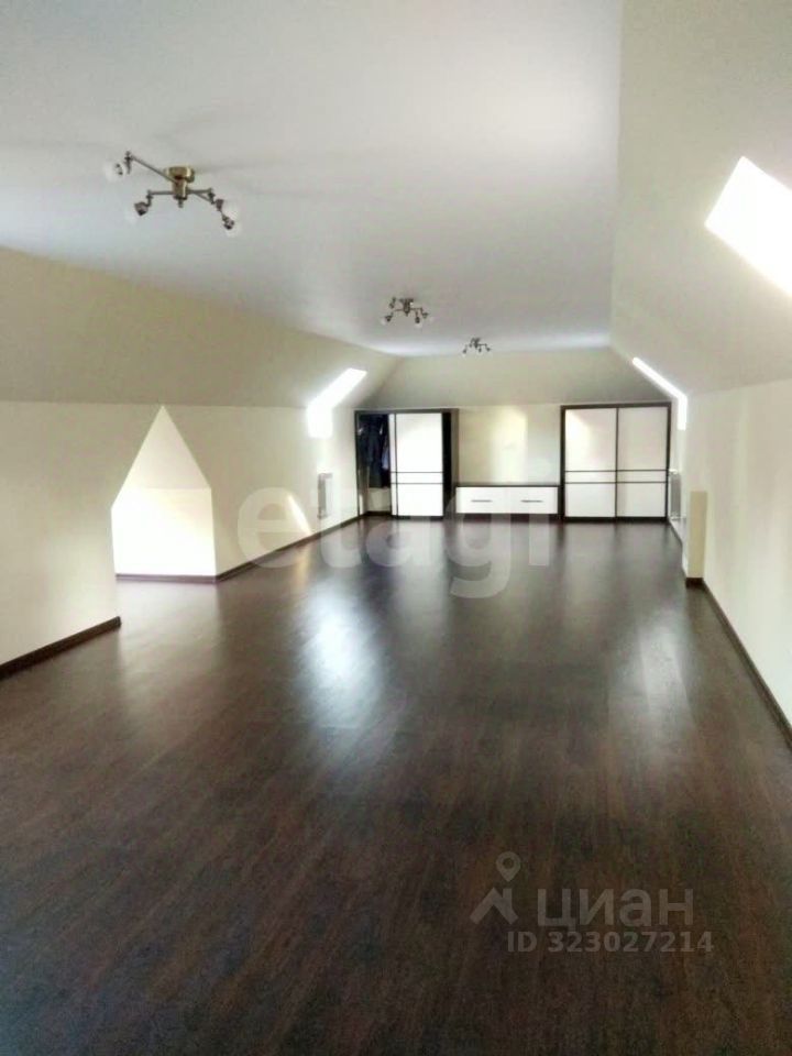 3 этажный, Таунхаус, 242.4 м², 8 соток, 3 этажа