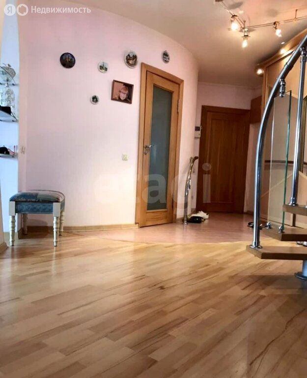 3-комн., 220 м², 5/5 этаж