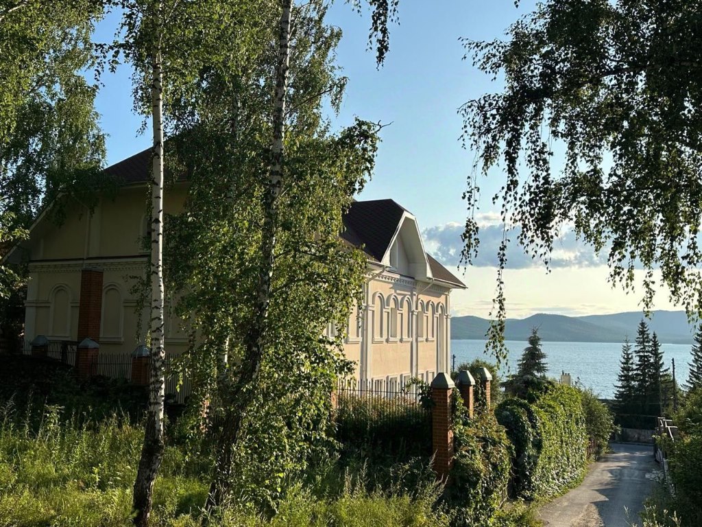 Коттедж, 552 м², 14 соток