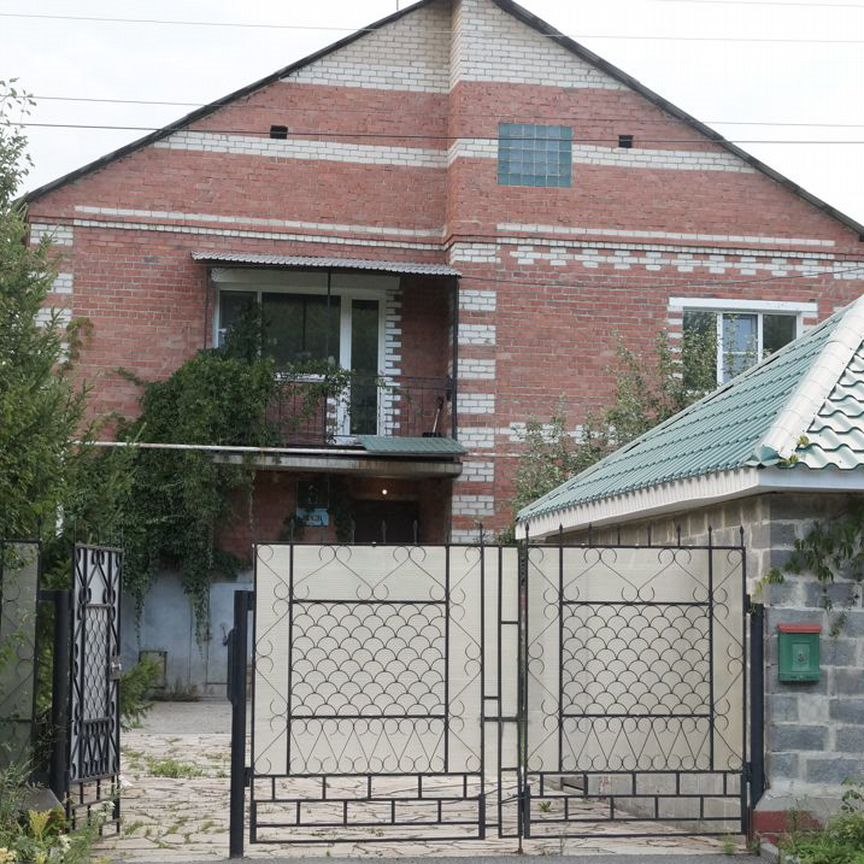 Коттедж, 267.5 м², 13.8 соток