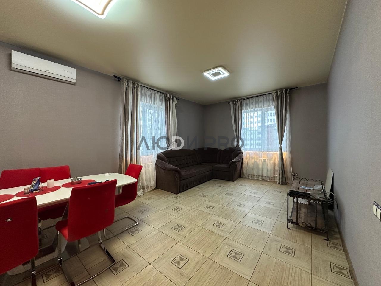 Коттедж, 215 м², 15 соток