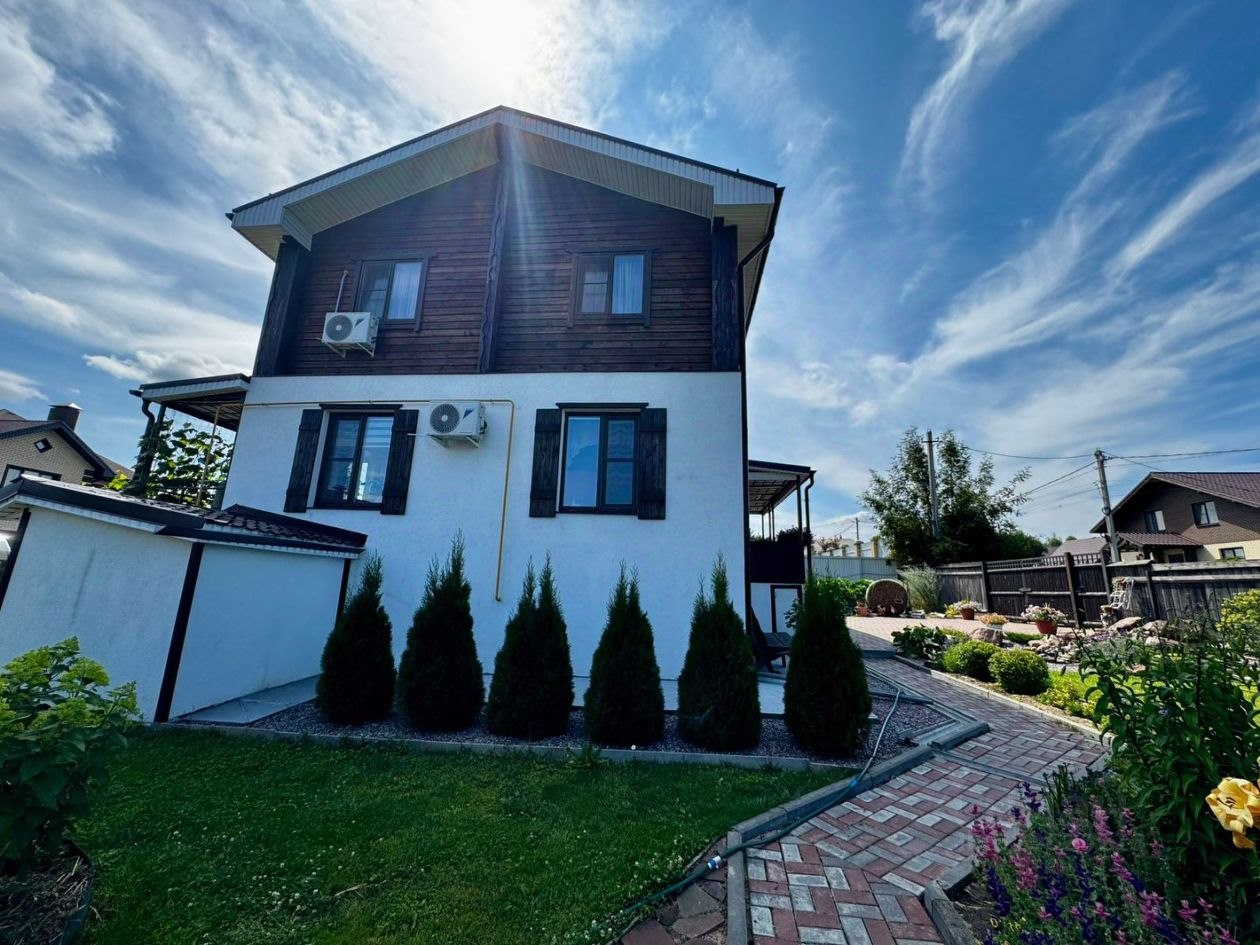 Коттедж, 190 м², 15 соток