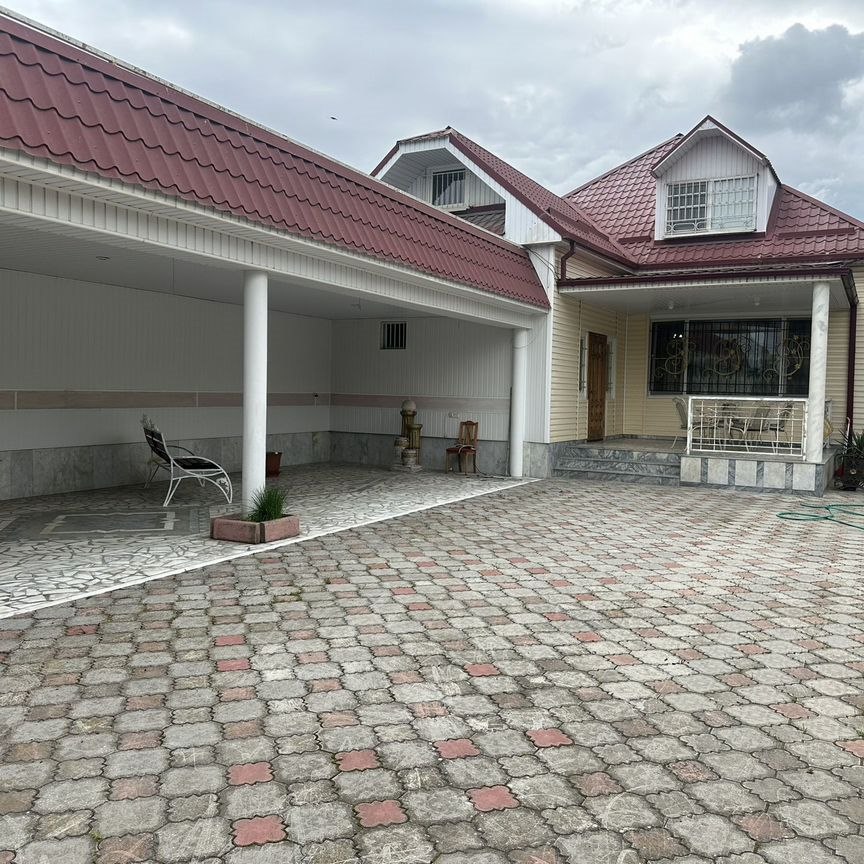 Дом, 260 м², 7 соток