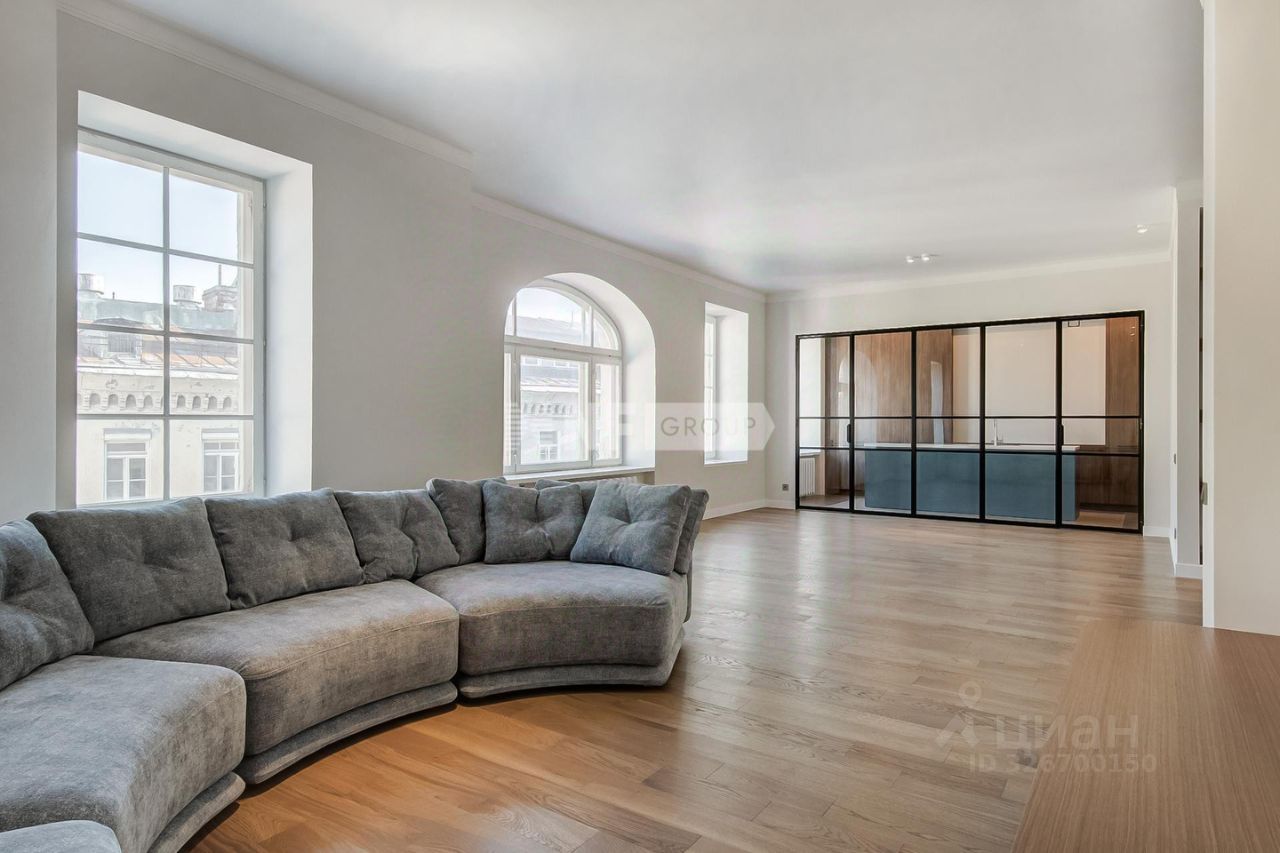 5-комн., 210.5 м², 5/5 этаж
