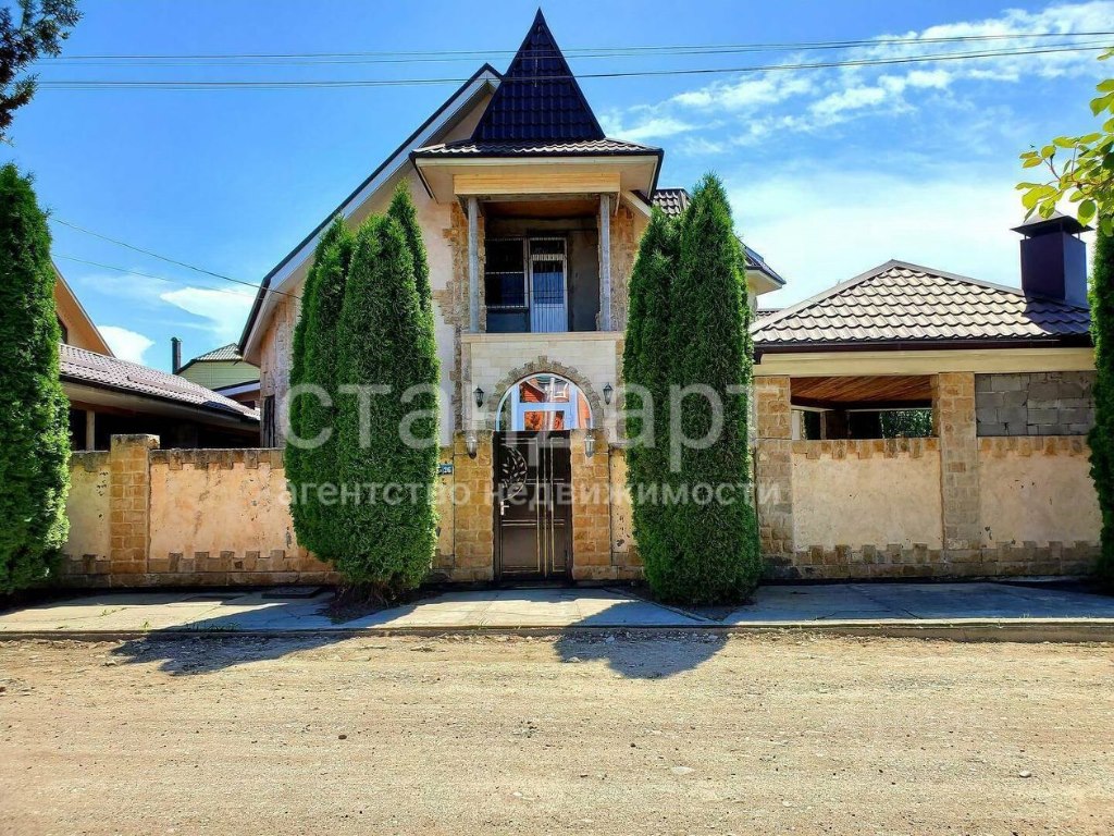 Дом, 176.8 м², 6 соток