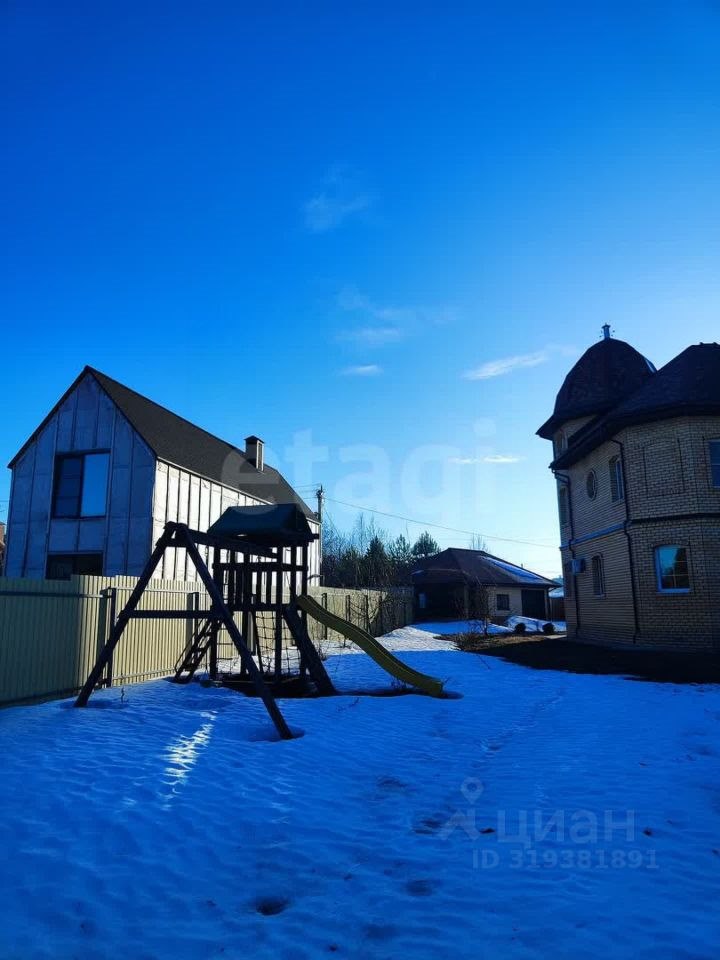 3-этажный дом, 260 м², 15 соток