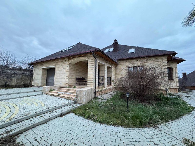 Коттедж, 634.9 м², 20 соток