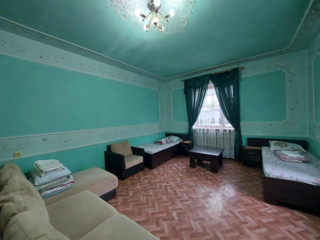 4-комн., 148 м², 2/4 этаж