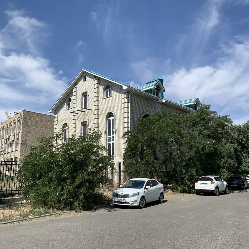 Дом, 864 м², 5 соток