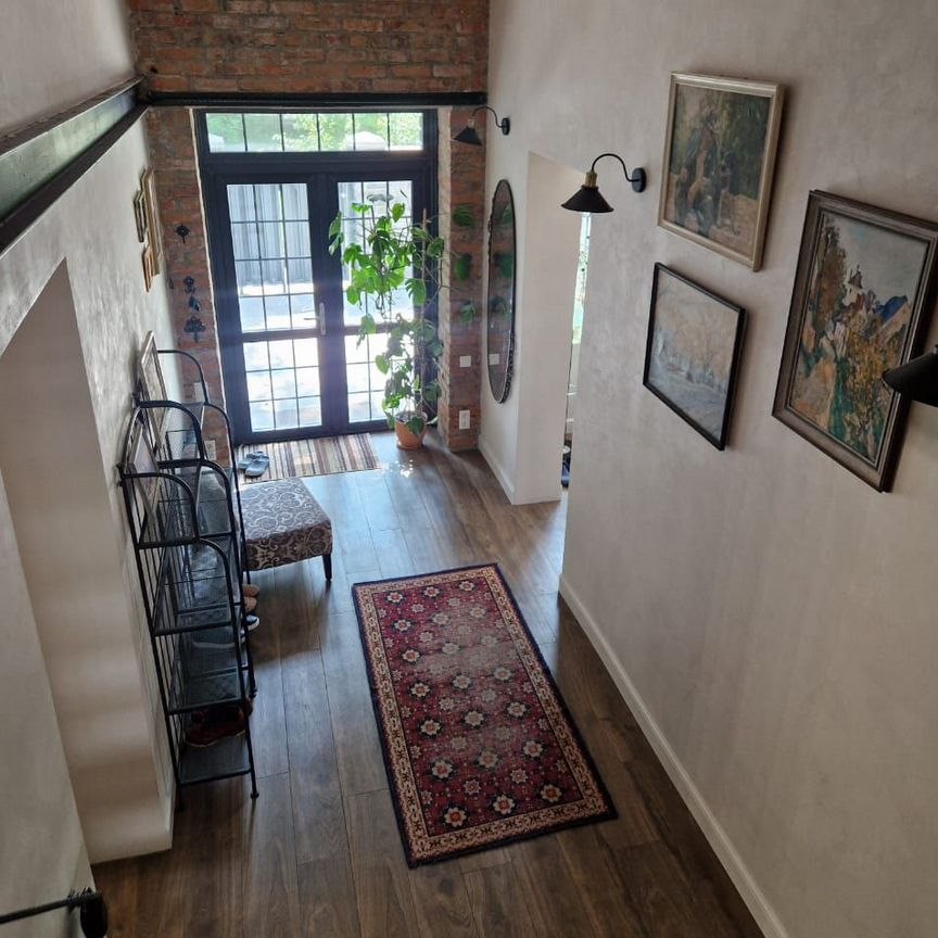 Коттедж, 230 м², 6 соток