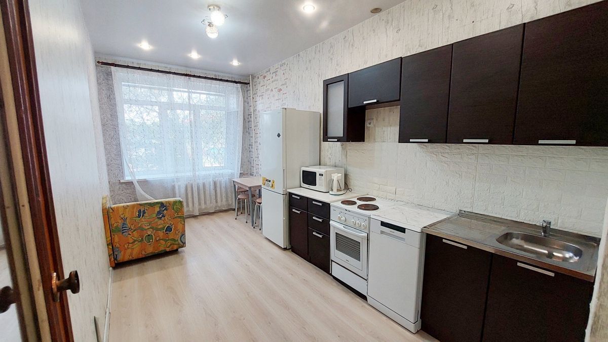 1-комн., 42 м², 1/4 этаж