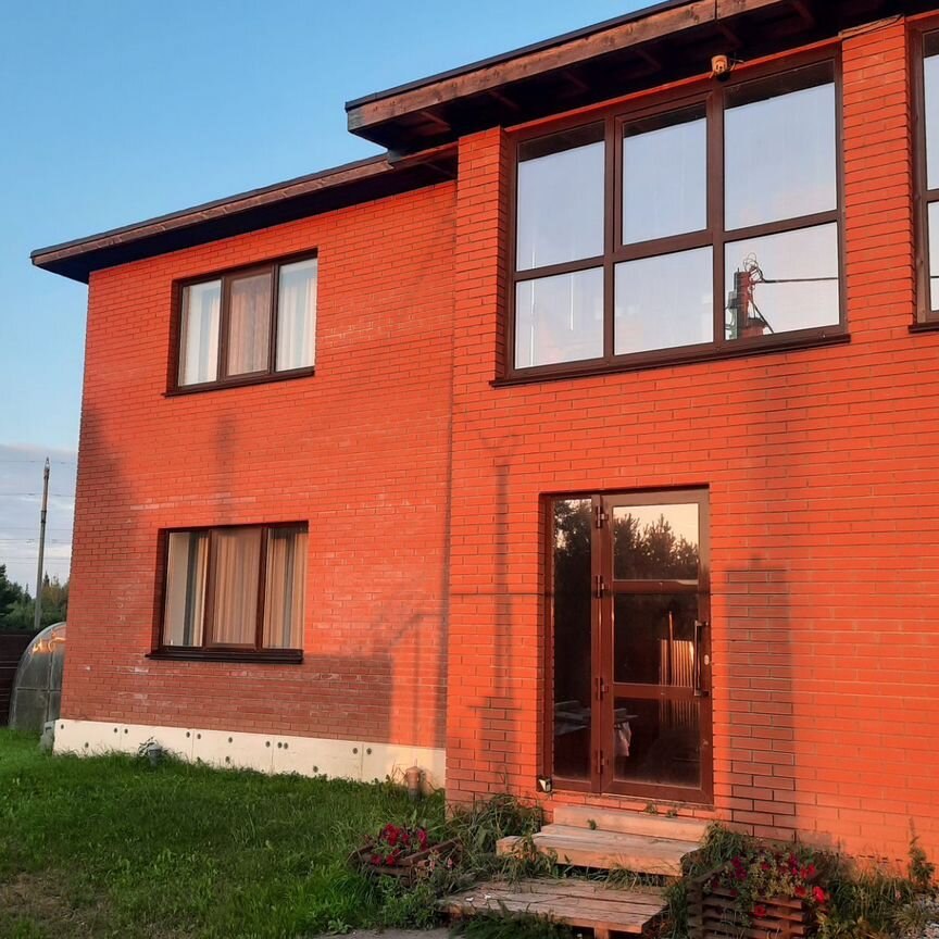 Дом, 300 м², 10 соток