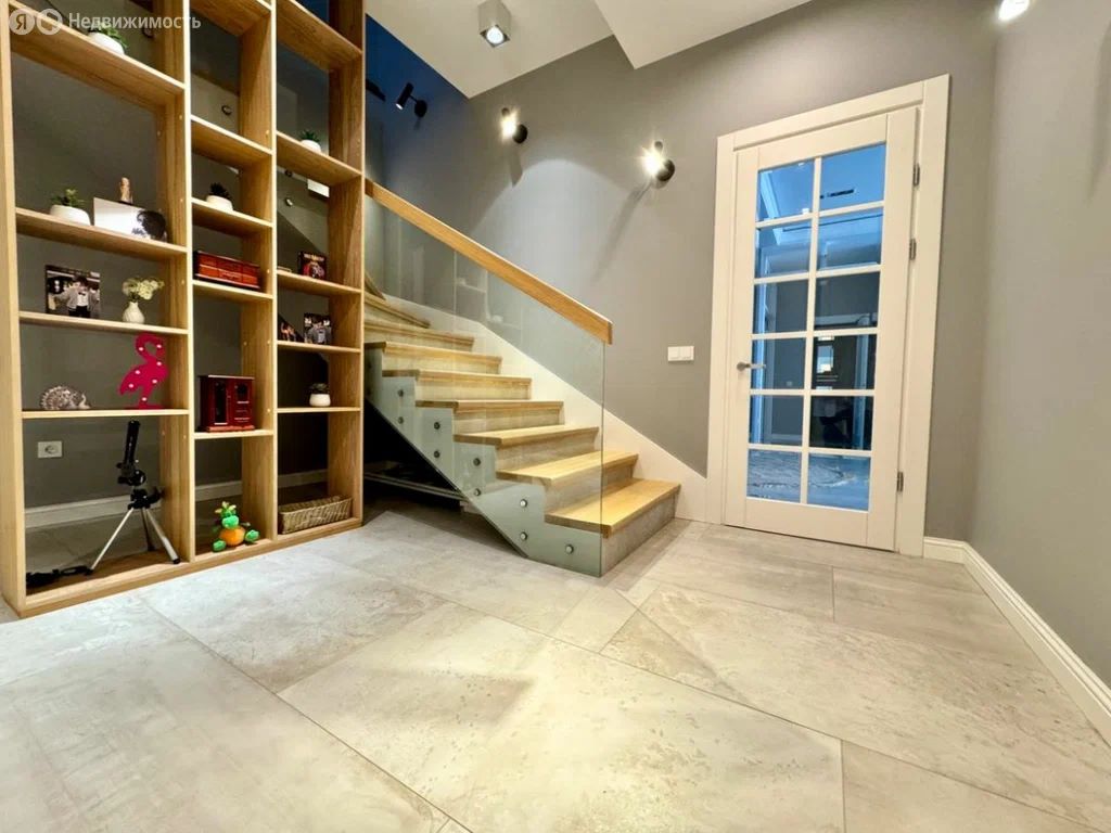 4-комн., 215.7 м², 9/10 этаж