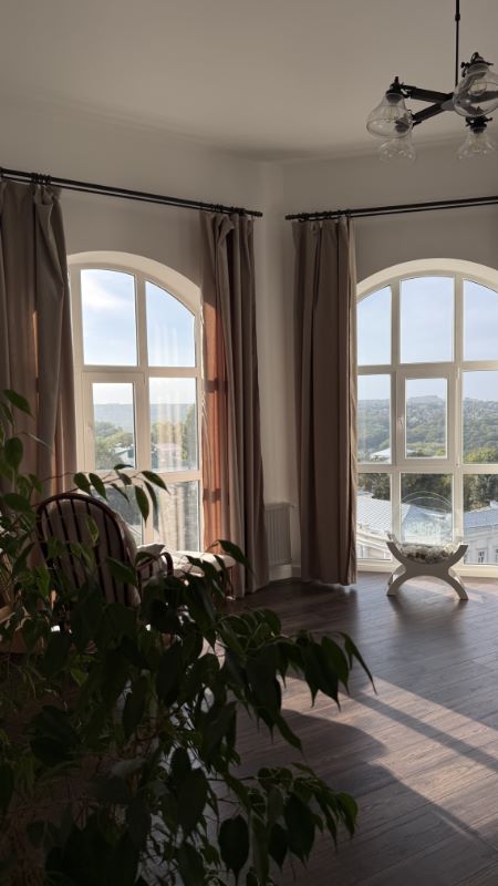 2-комн. квартира, 85 м2,  этаж