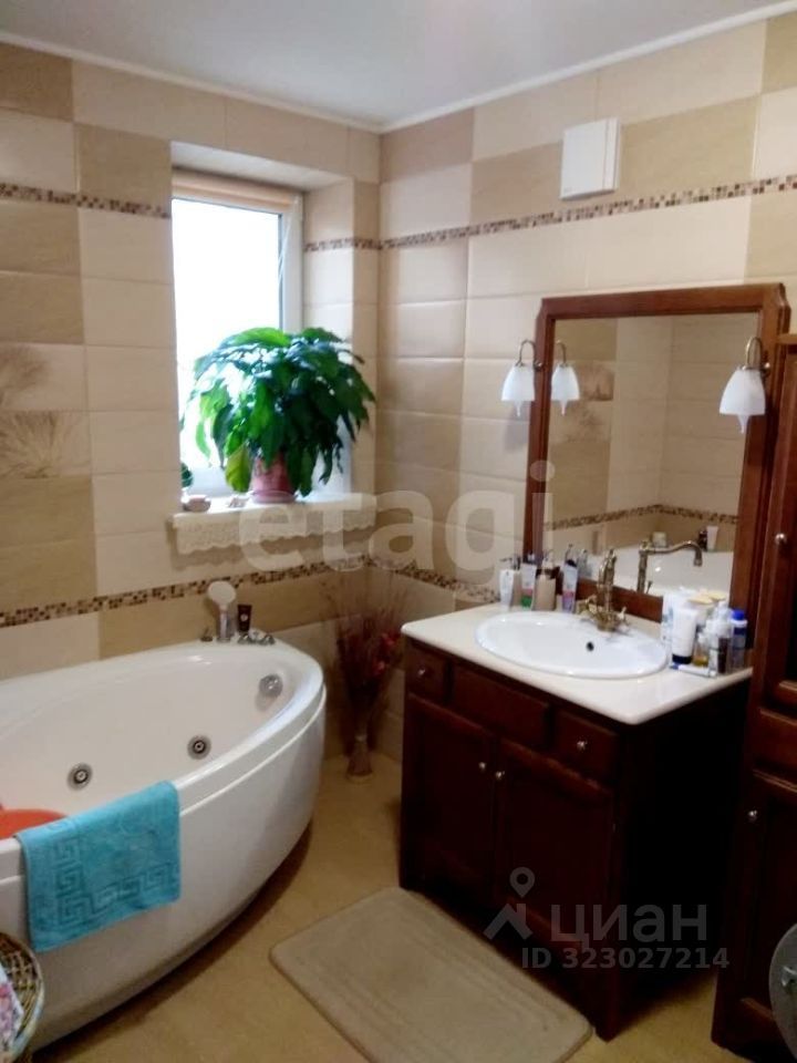 3 этажный, Таунхаус, 242.4 м², 8 соток, 3 этажа