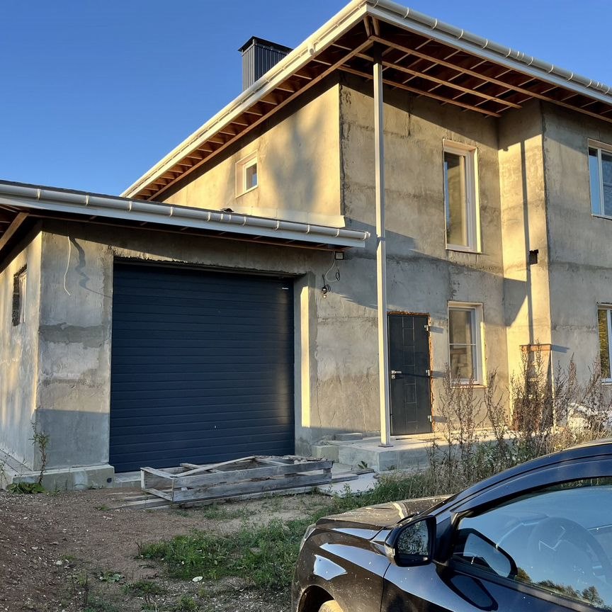  дом, 180 м², 10 соток