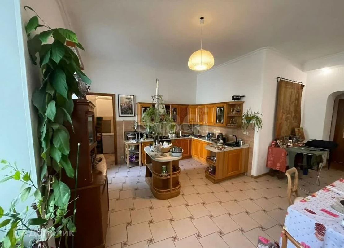 5-комн., 220 м², 3/4 этаж