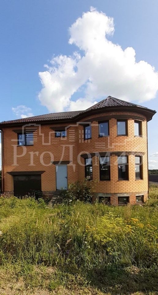 Дом, 279.8 м², 10 соток