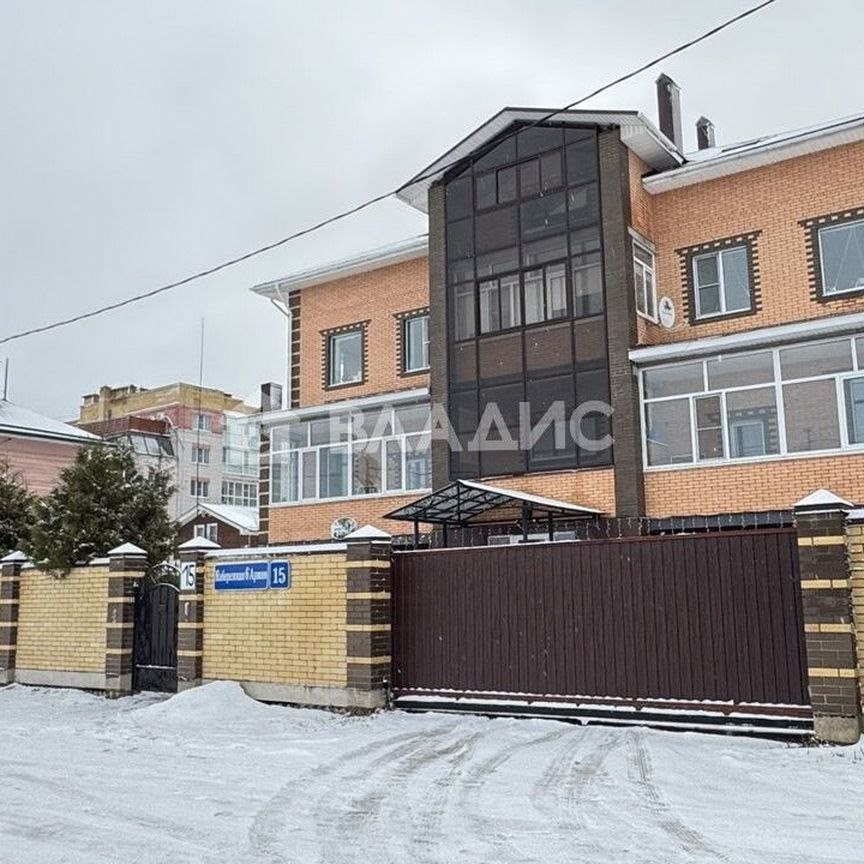 Дом, 656.3 м², 11.8 соток