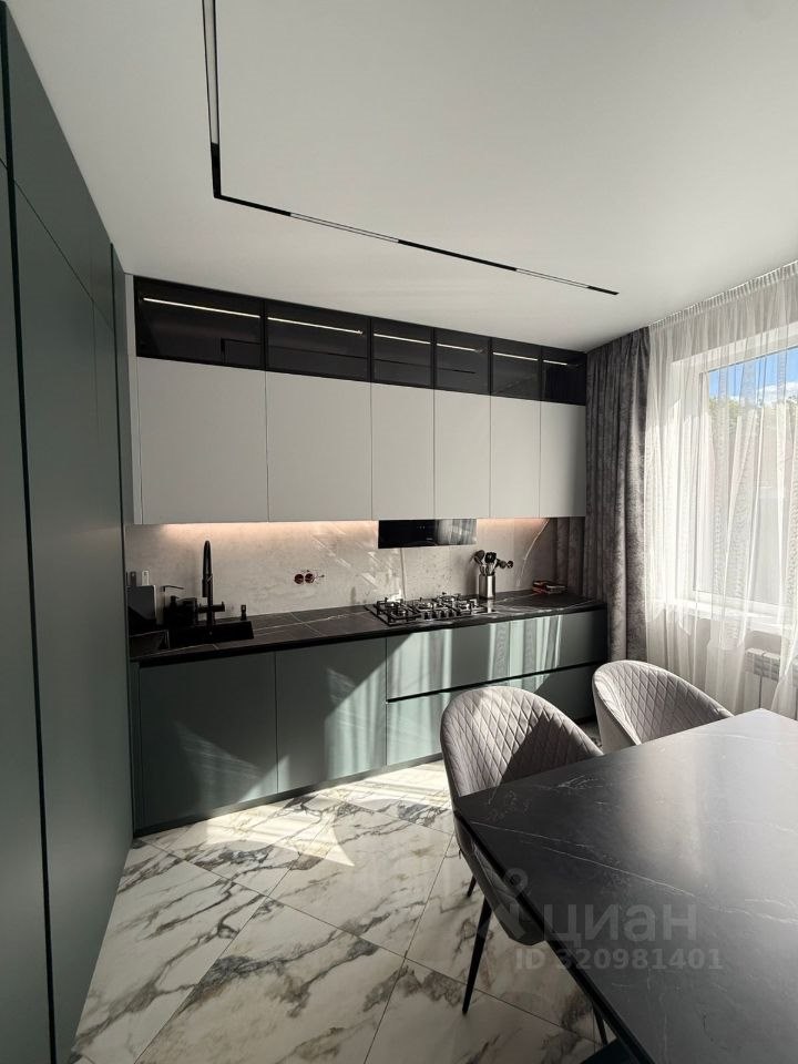 Дом, 300 м², 6 соток