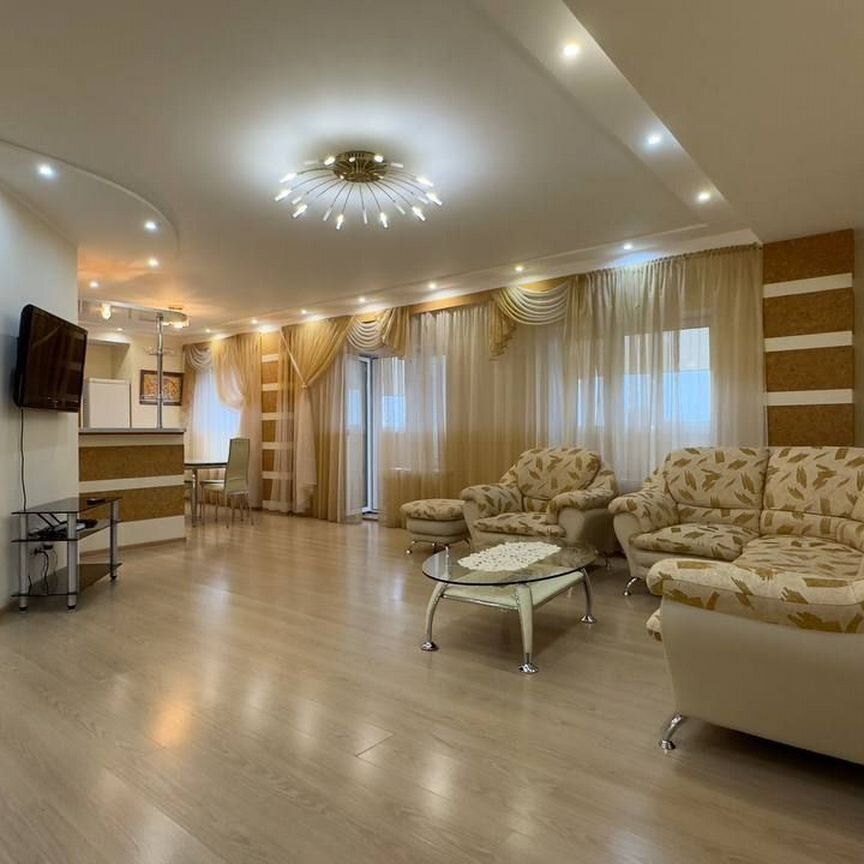 3-комн. квартира, 130 м², 10/13 этаж