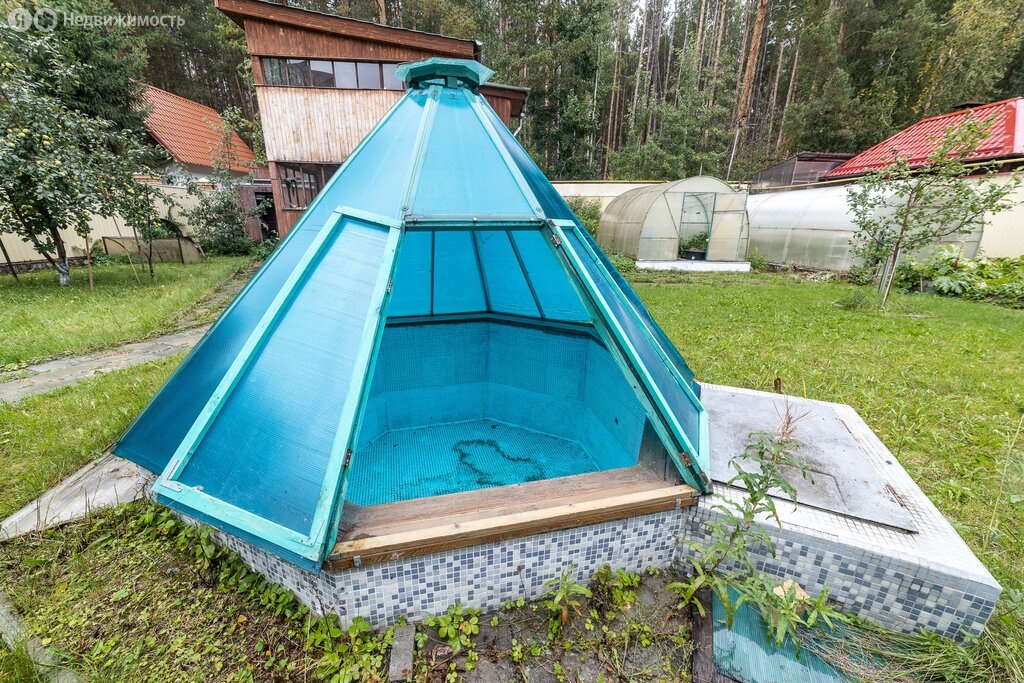 Дом, 360 м², 13 соток