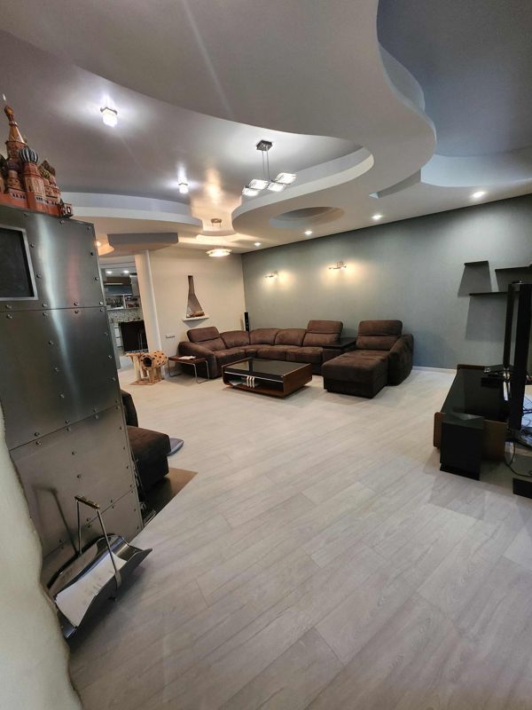 3-комн., 256 м², 3/4 этаж