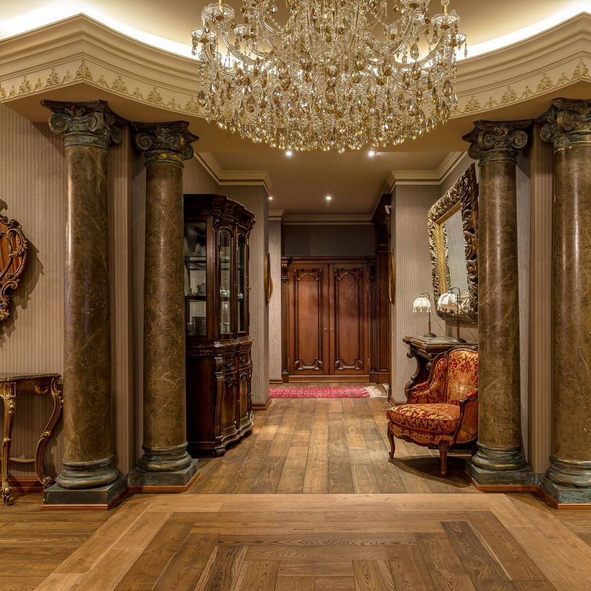 6-комн., 379 м², 5/5 этаж