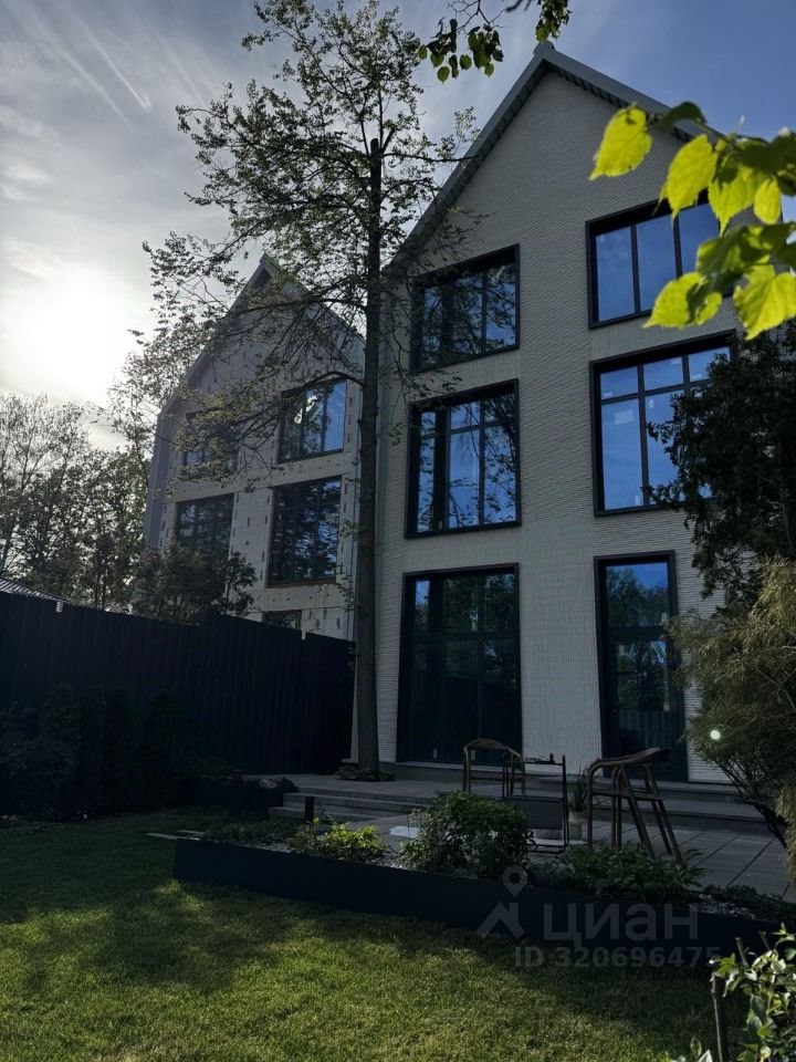 Коттедж, 225 м², 3.75 сотки