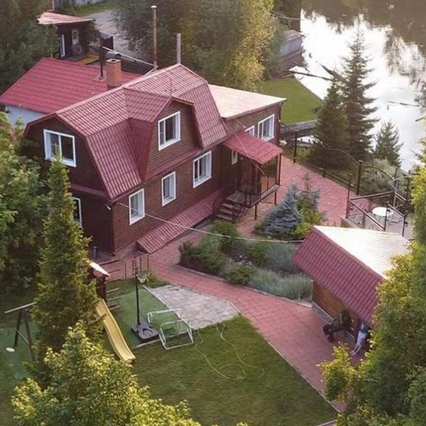 Коттедж, 200 м², 40 соток