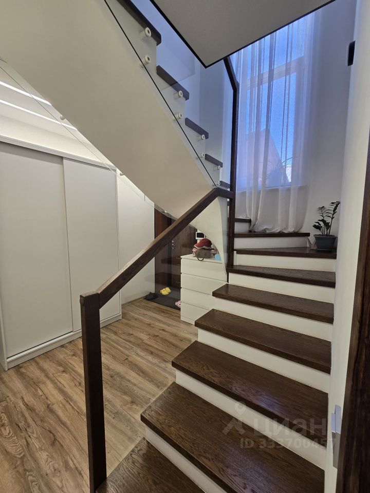 2 этажный, Таунхаус, 200 м², 4 сотки, 2 этажа