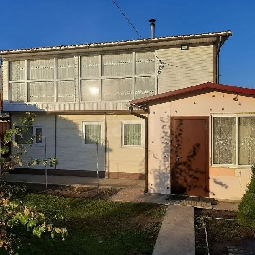 Коттедж, 60 м², 6 соток