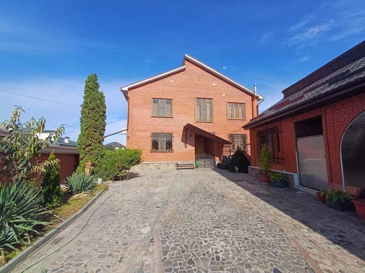 2-этажный дом, 350 м², 25 соток