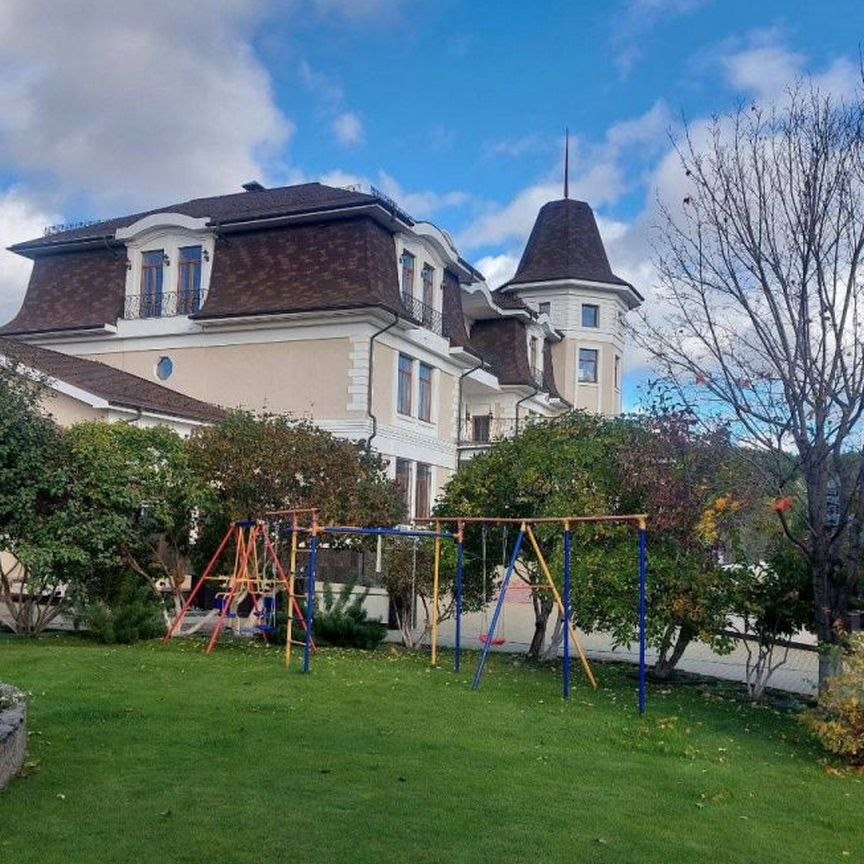 Коттедж, 1658 м², 97 соток