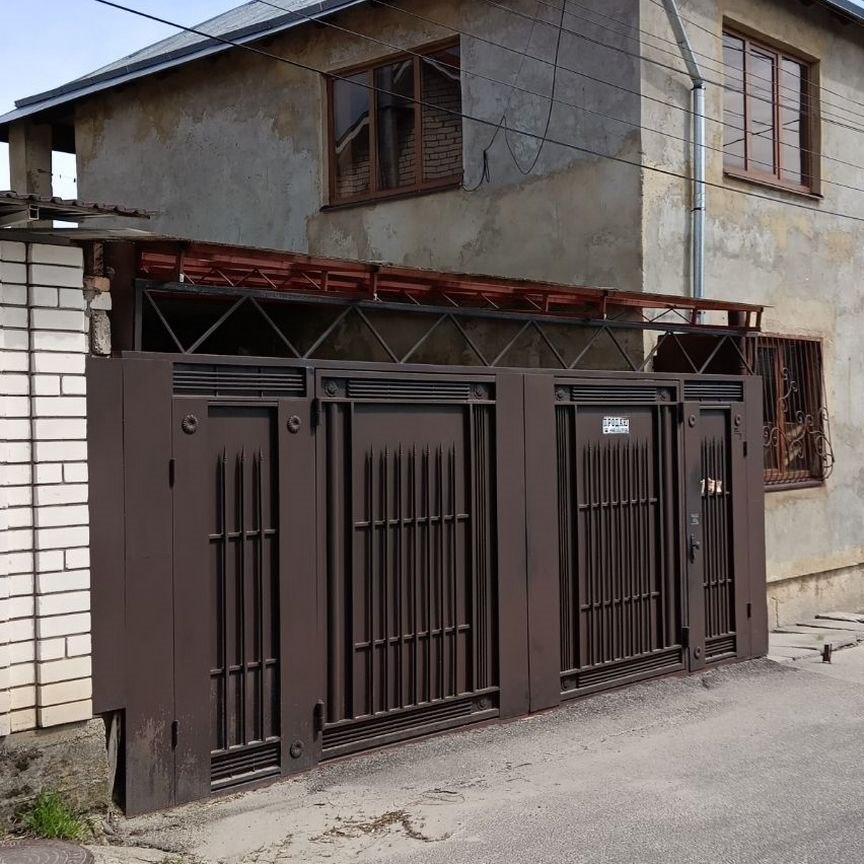 Дом, 220.2 м², 2.5 сотки