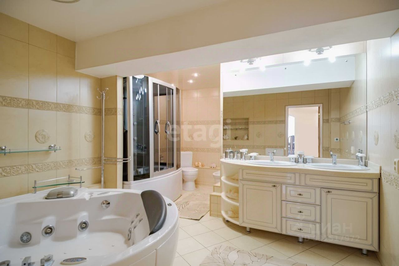 Квартира, 230 м², 5/5 этаж