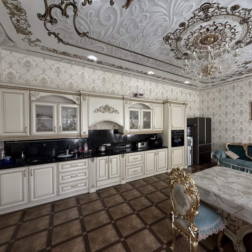 Коттедж, 252 м², 6 соток