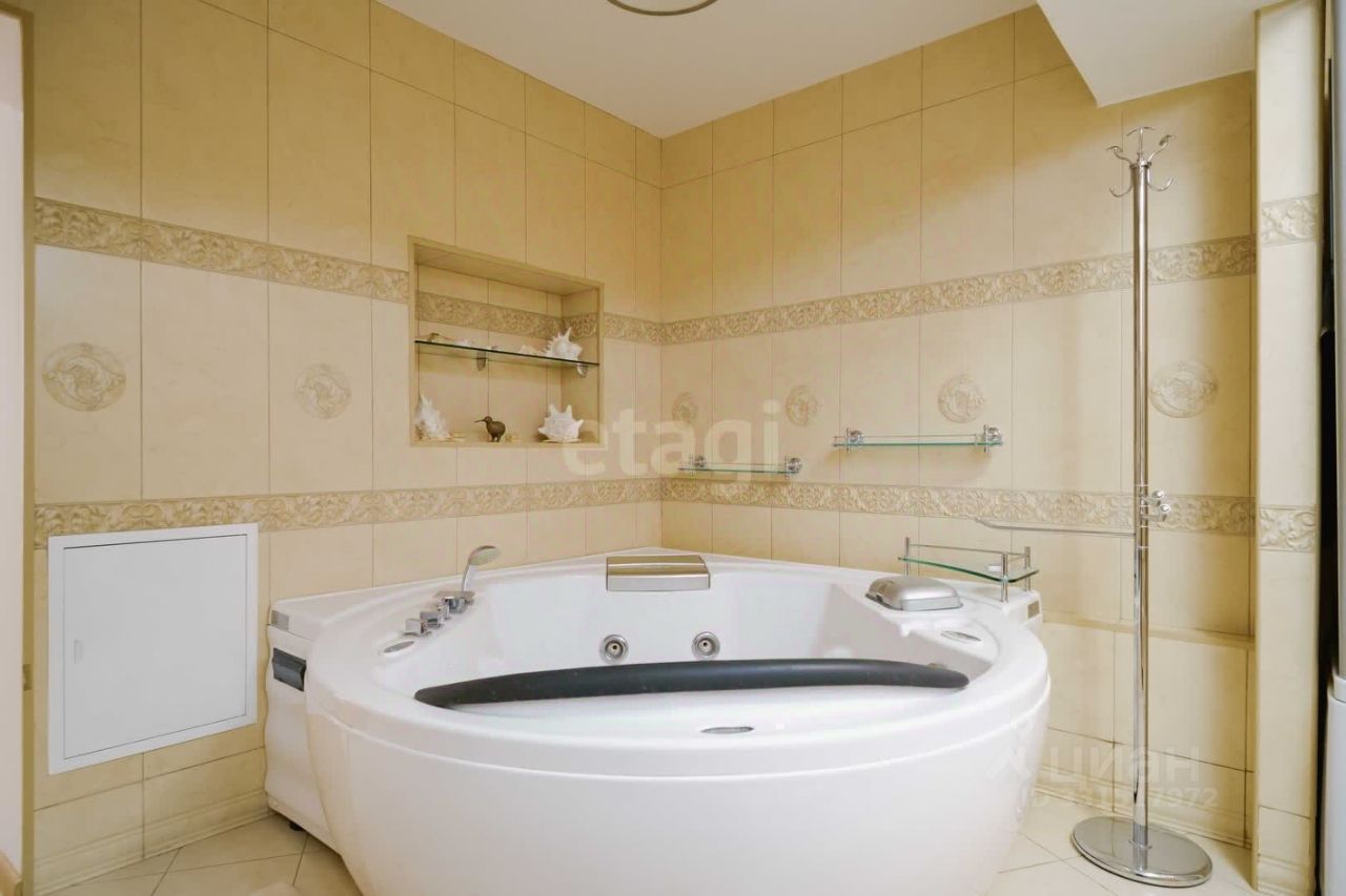 Квартира, 230 м², 5/5 этаж