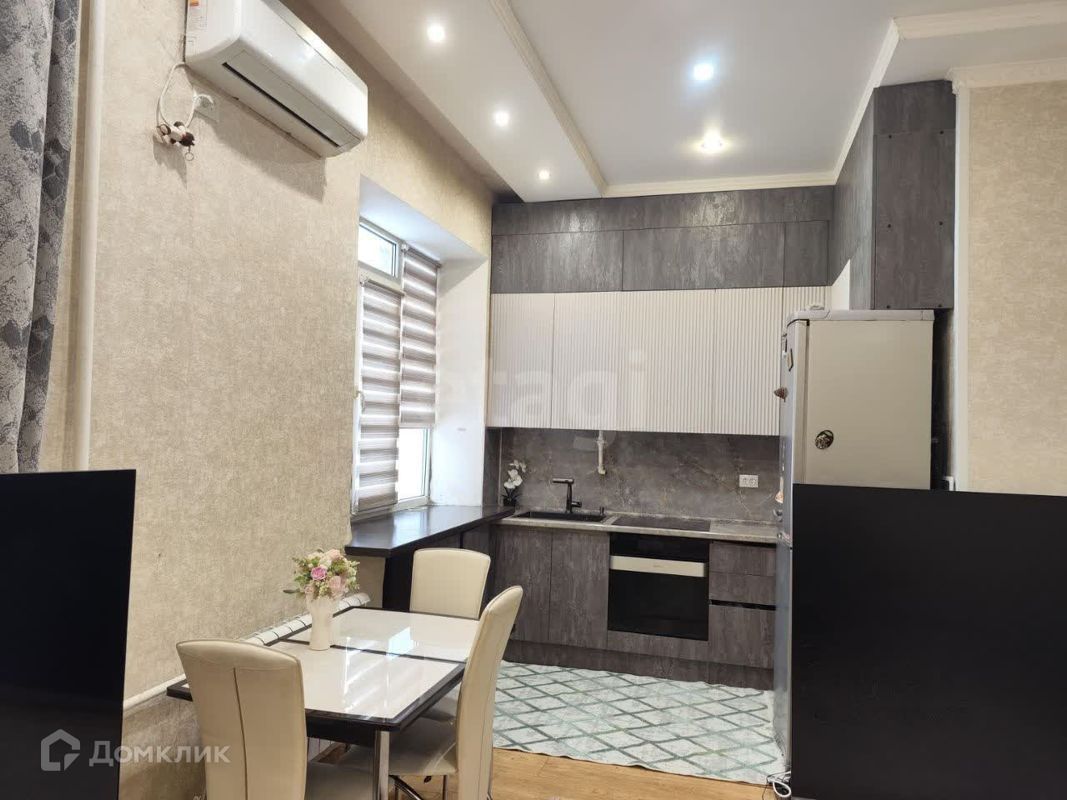 2-комн. квартира, 67 м2, 1/4 этаж