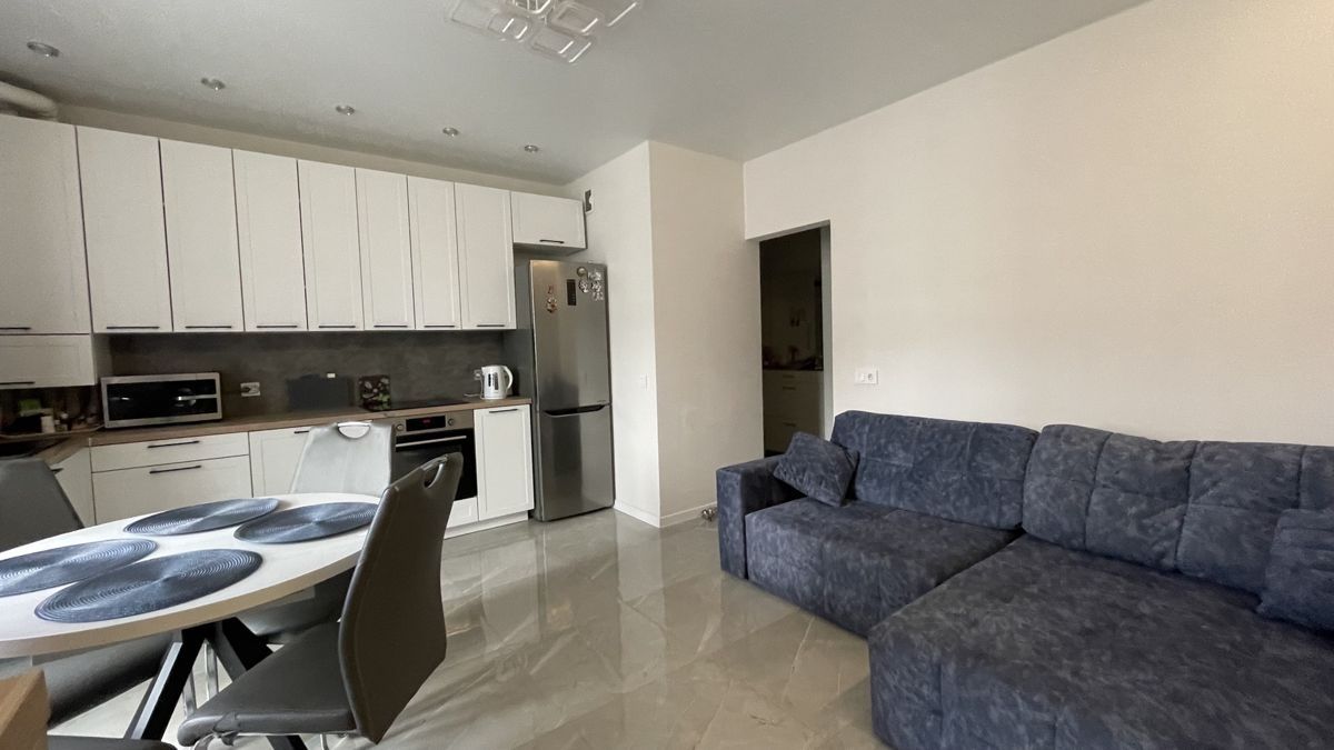 2-комн., 64 м², 7/10 этаж