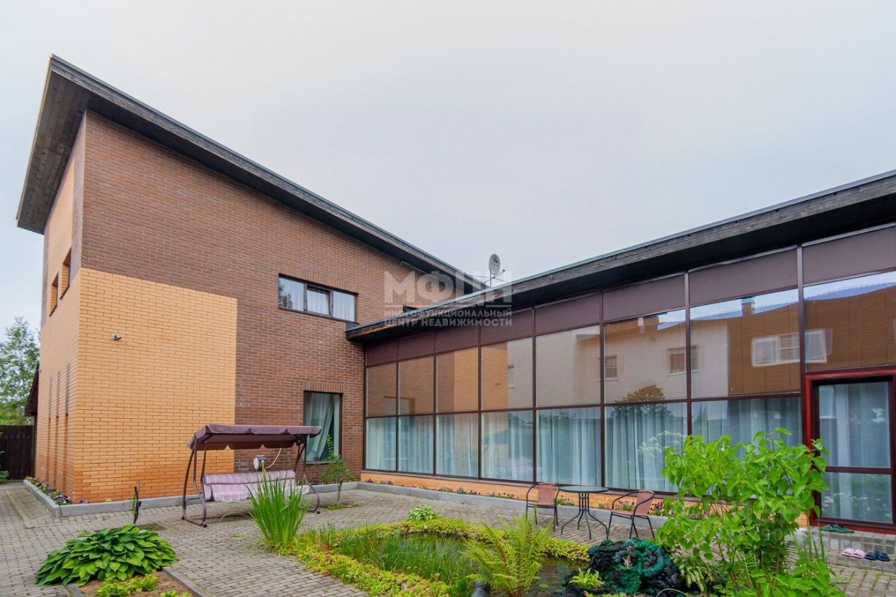 Дом, 350 м², 9.7 соток