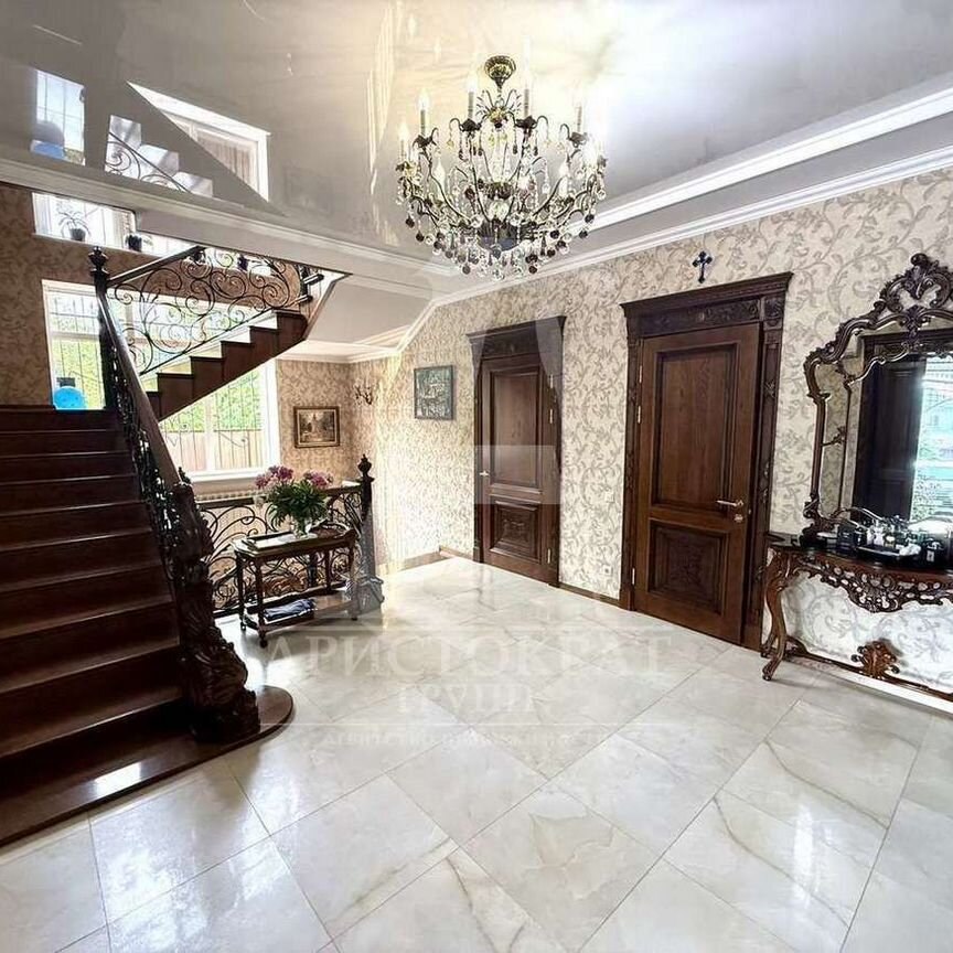 Дом, 342.7 м², 6.5 соток