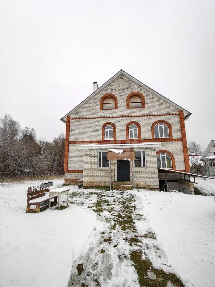 Дом, 299.7 м², 10 соток