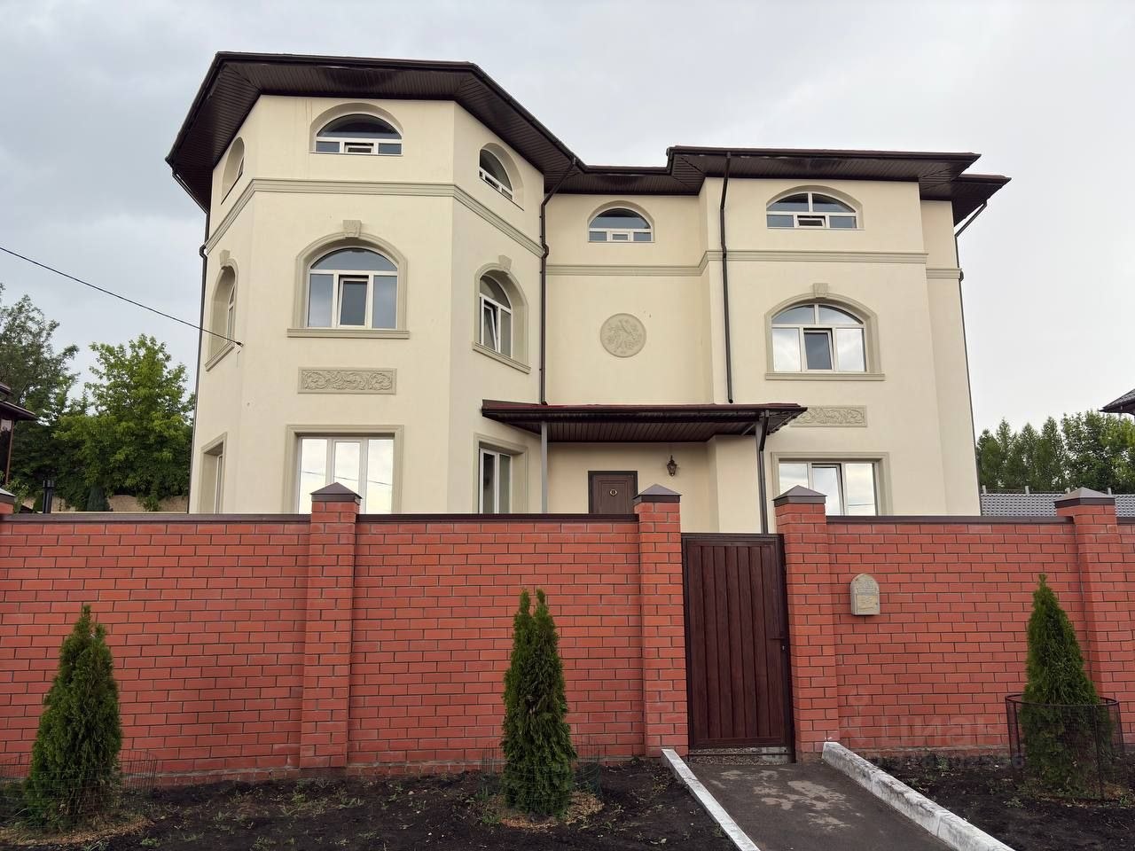 Коттедж, 575 м², 10 соток