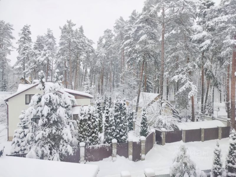 3 этажный, Таунхаус, 242.4 м², 8 соток, 3 этажа