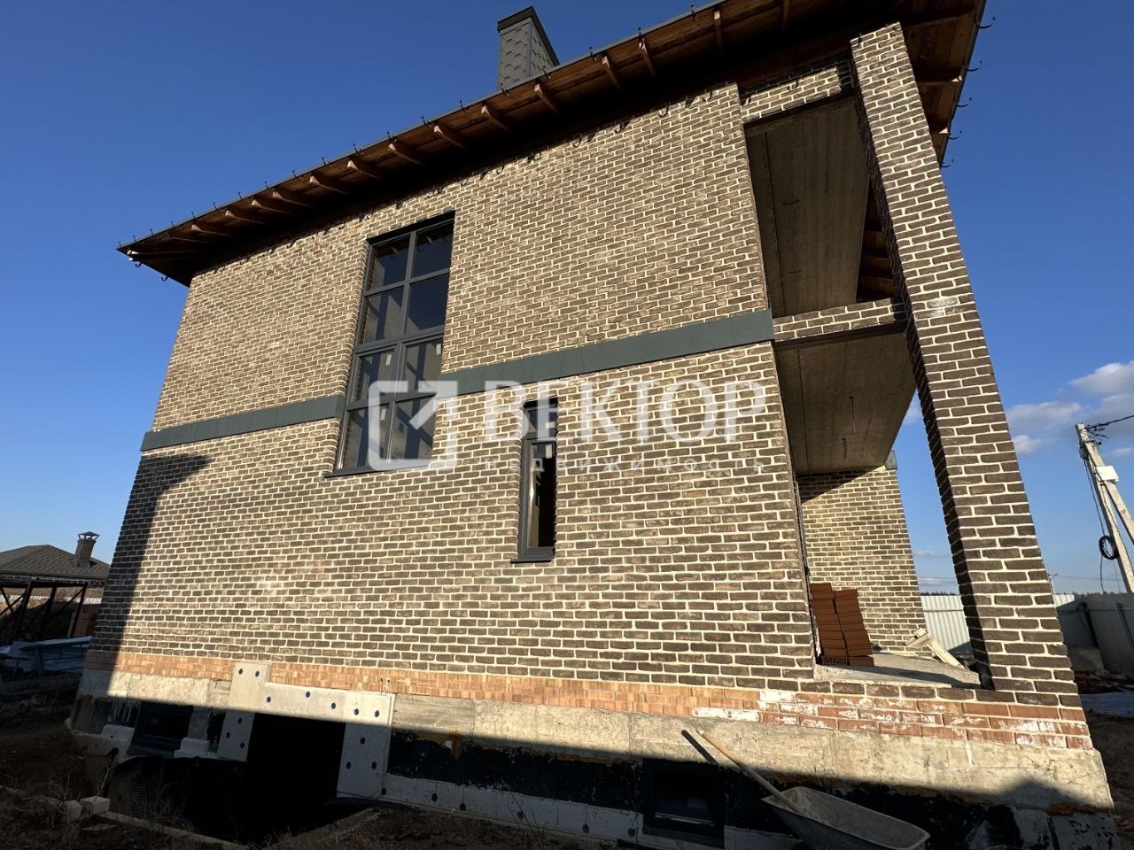 Дом, 295 м², 8 соток