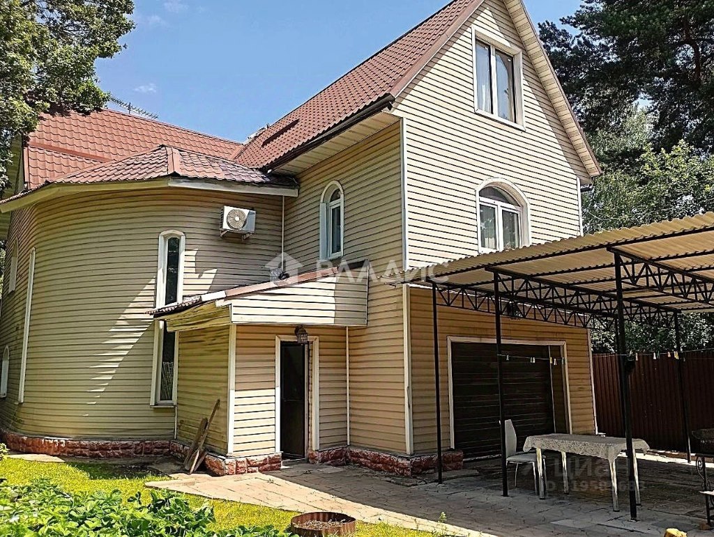 Дом, 250 м², 6.4 соток