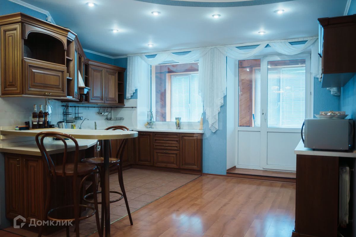 3-комн., 180 м², 1/4 этаж