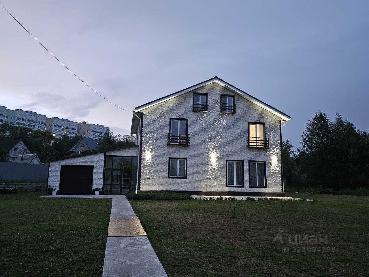 Коттедж, 450 м², 10 соток